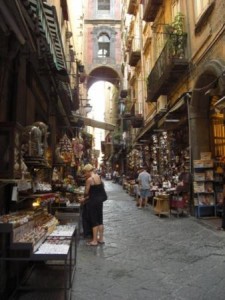 presepi di San Gregorio Armeno eventi culturali, associazione culturale, visite guidate Napoli, turismo, Napoli, intelligo promotion, maggio dei monumenti, musei, mostre, fiere