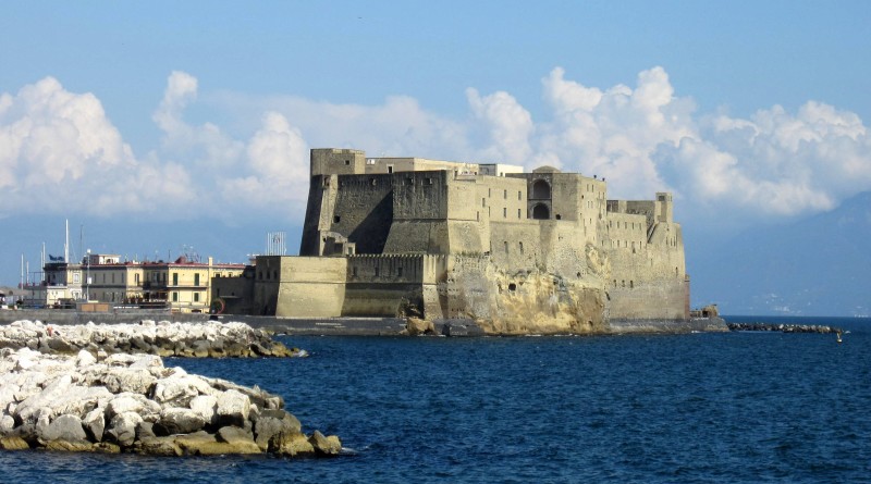 Napoli_-_Castel_dell'Ovo (foto Luca Aless)